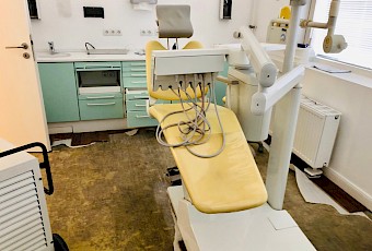 Wasserschaden in einer Zahnarztpraxis